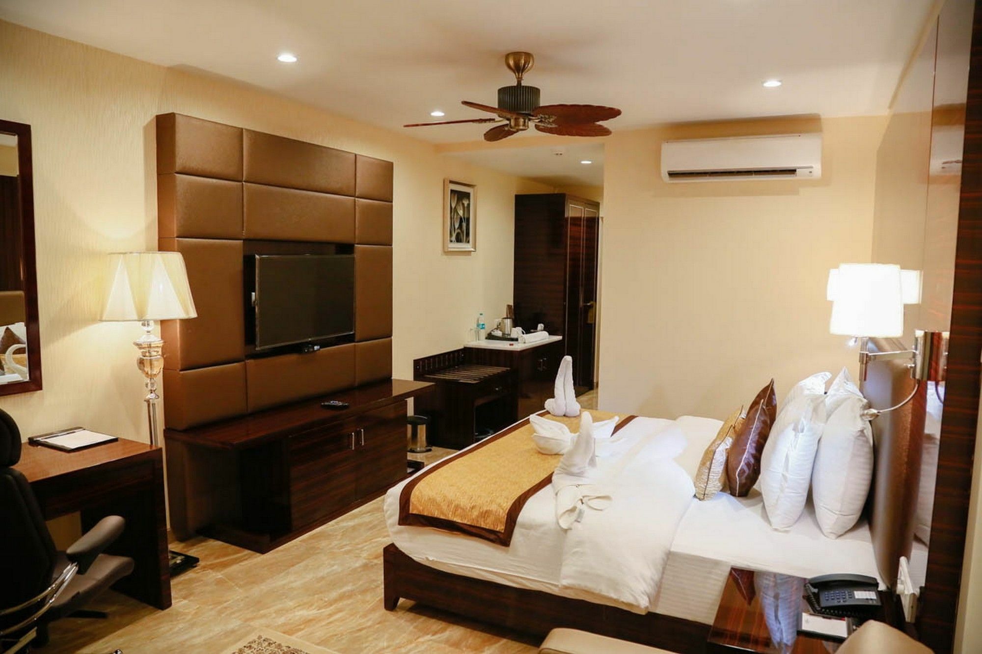 Fabhotel Prime Sarala Crown With Pool - Nr Calangute Beach Exterior foto